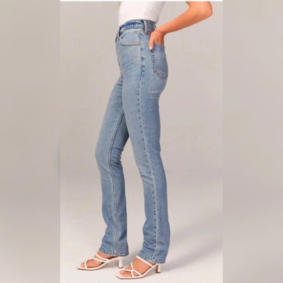 NWT - Abercrombie Curve Love Ultra High Rise 90s Slim Straight Jean, Size 29L - Picture 3 of 4